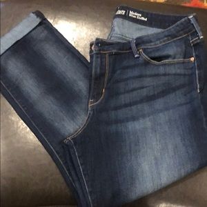Women’s Cropped Cuffed Jeans